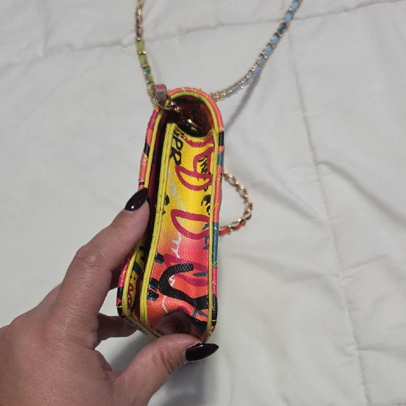 Colorful Graffiti Women's Clutch - Picture 4 of 12